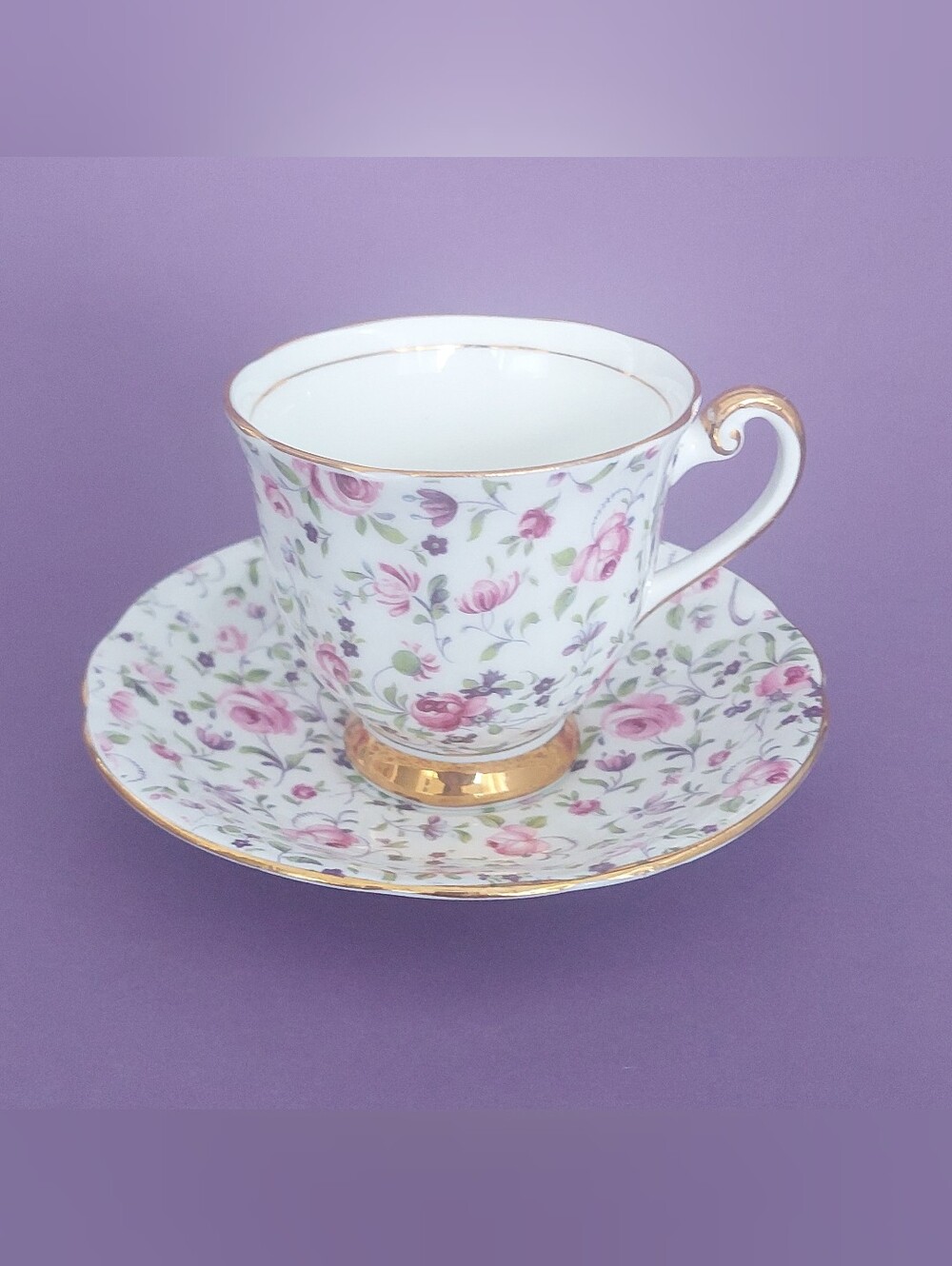Vintage Windsor Fine Bone China Floral Chintz Teacup & Saucer Set England